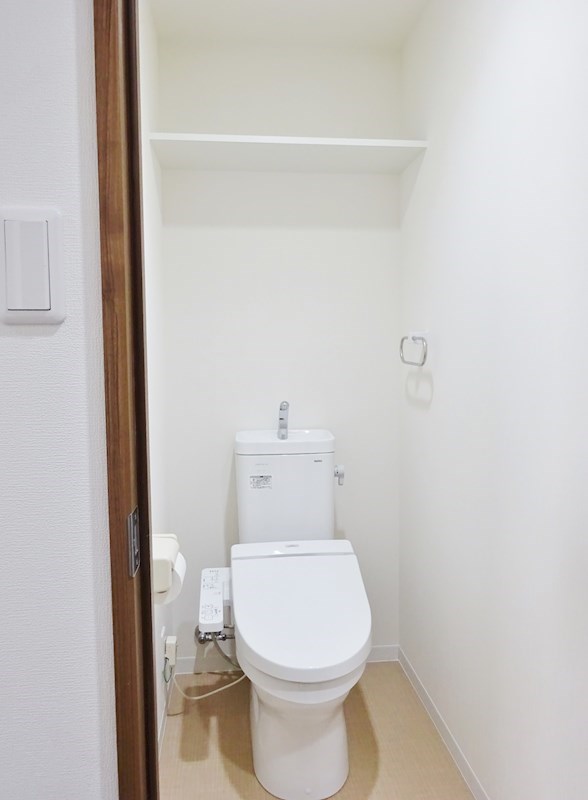 Vega ウォシュレット付きトイレ