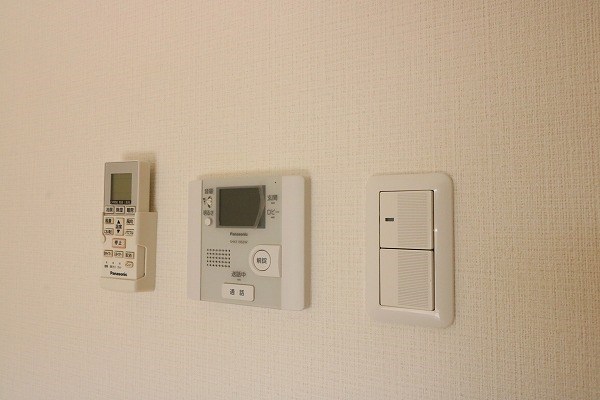 フローリッシュ桃山 室内から訪問者を確認できるＴＶモニター付インターホン！
