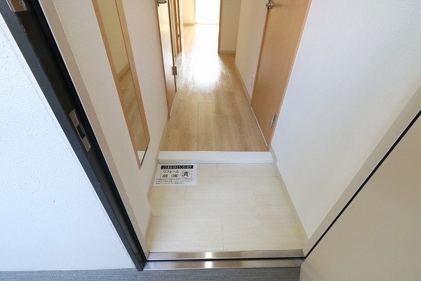 フローリッシュ桃山 すっきりとした玄関！