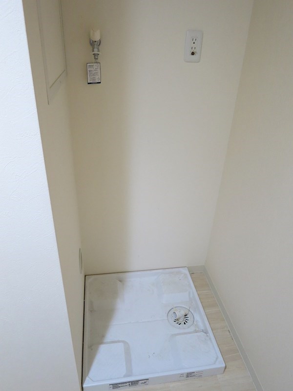 huit arbre上町台(ユイットアルブル上町台) 室内洗濯置場