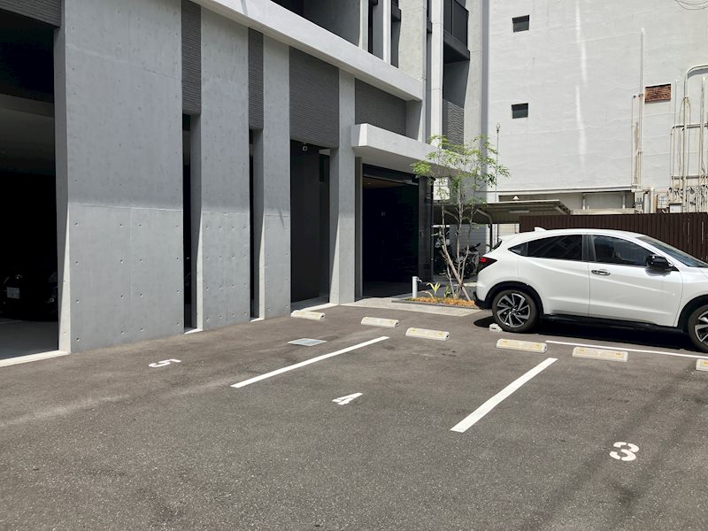 LEGEND紺屋町 駐車場
