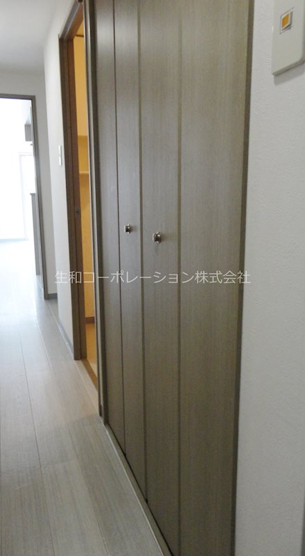 アクシス大阪 廊下に収納庫☆☆☆