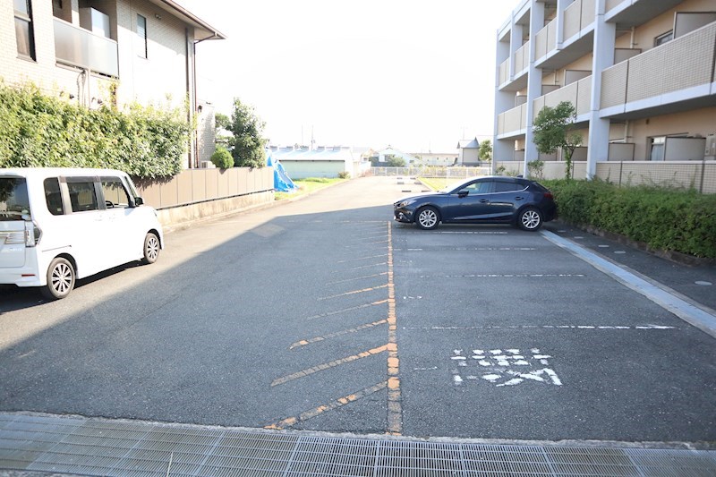 ヴェルドミール(奈良) 駐車場