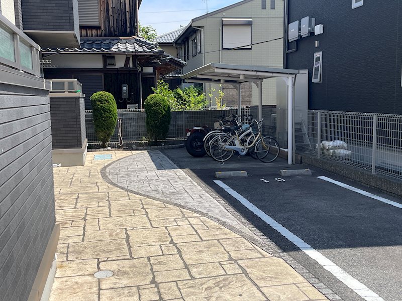エトワール衣川 駐輪場
